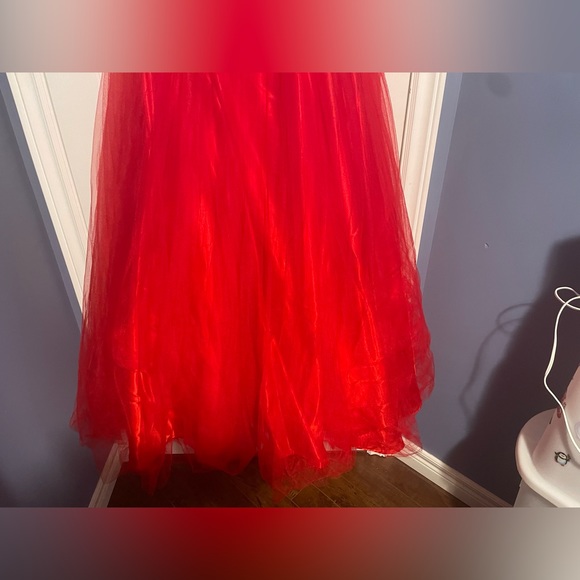 Red prom dress - Picture 7 of 9